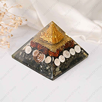 Oorja Dhanlabh Pyramid with Shree Yantra&nbsp;