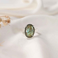 Oorja Labradorite Ring&nbsp;&nbsp;&nbsp;&nbsp;&nbsp;&nbsp;&nbsp;&nbsp;&nbsp;&nbsp;&nbsp;&nbsp;&nbsp;&nbsp;&nbsp;&nbsp;&nbsp;&nbsp;&nbsp;